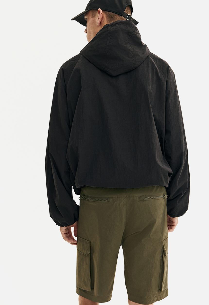 H&M - Regular fit nylon cargo shorts - green