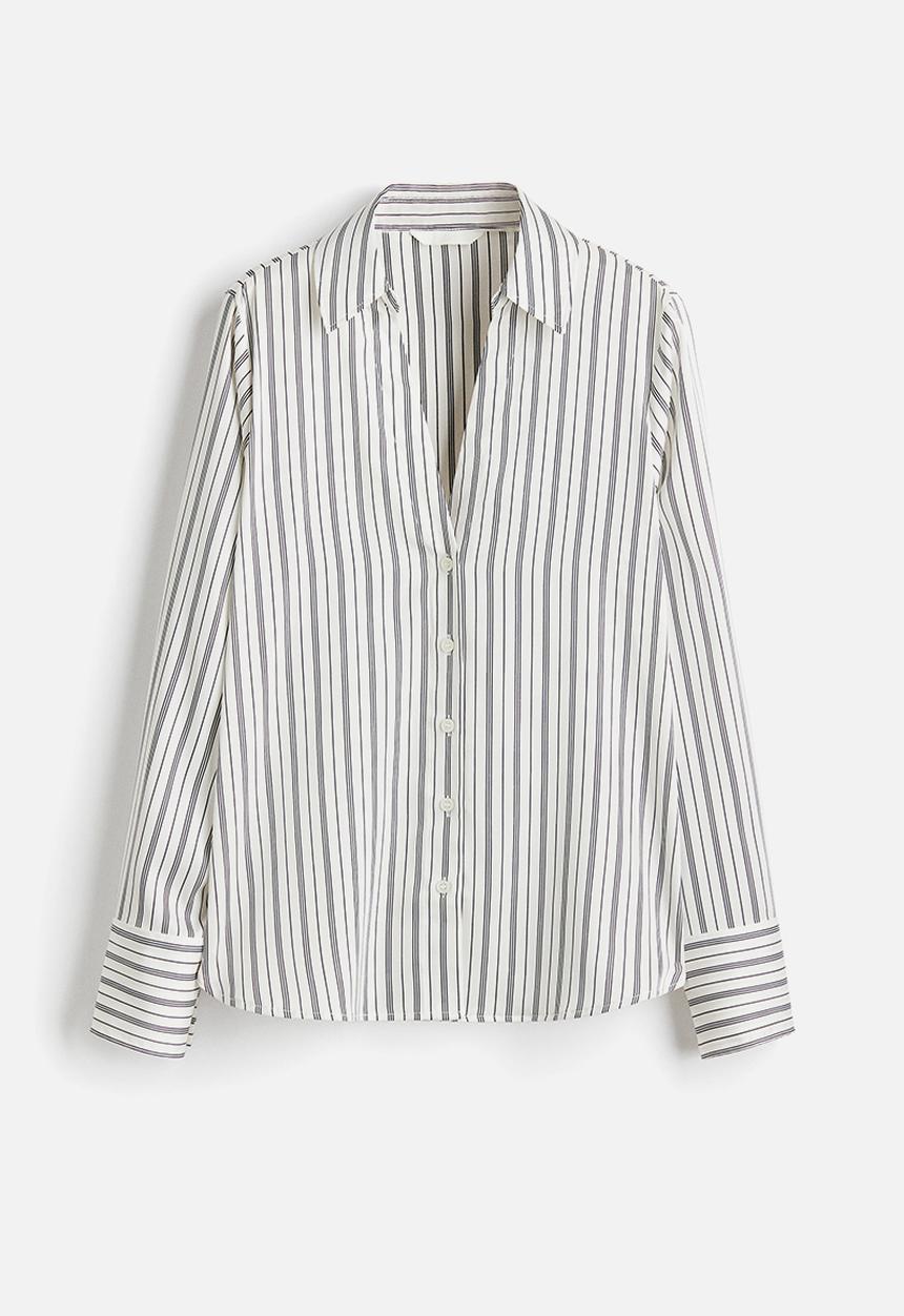 H&M - V-neck blouse - white striped