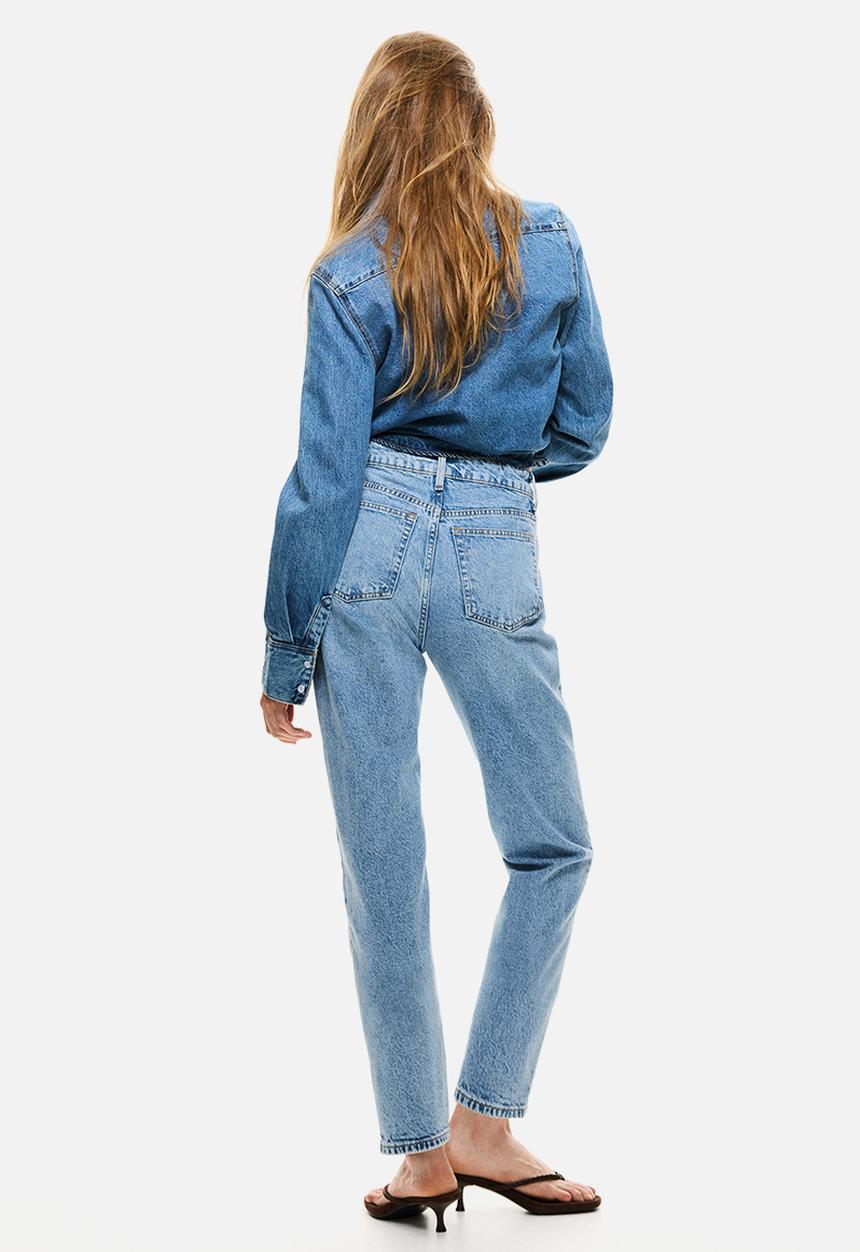 H&M - Mom slim fit high waist ankle jeans - light denim blue 