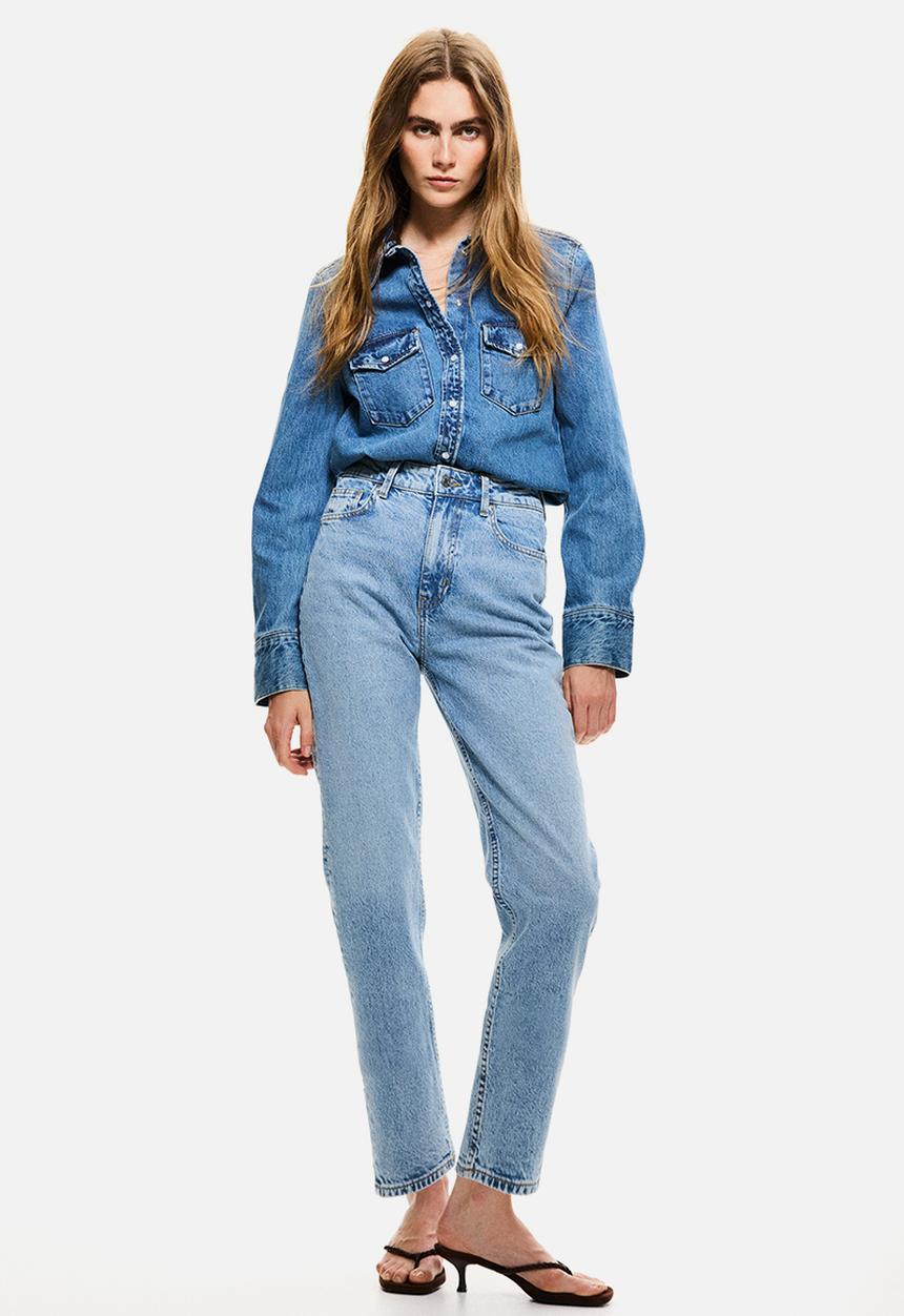 H&M - Mom slim fit high waist ankle jeans - light denim blue 