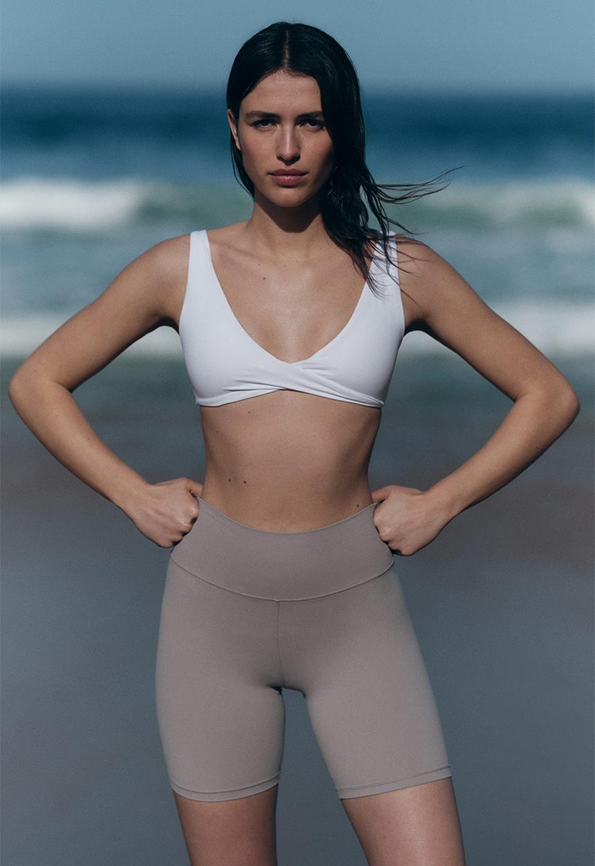 H&M - Yoga bra with softmove™ lycra® - white