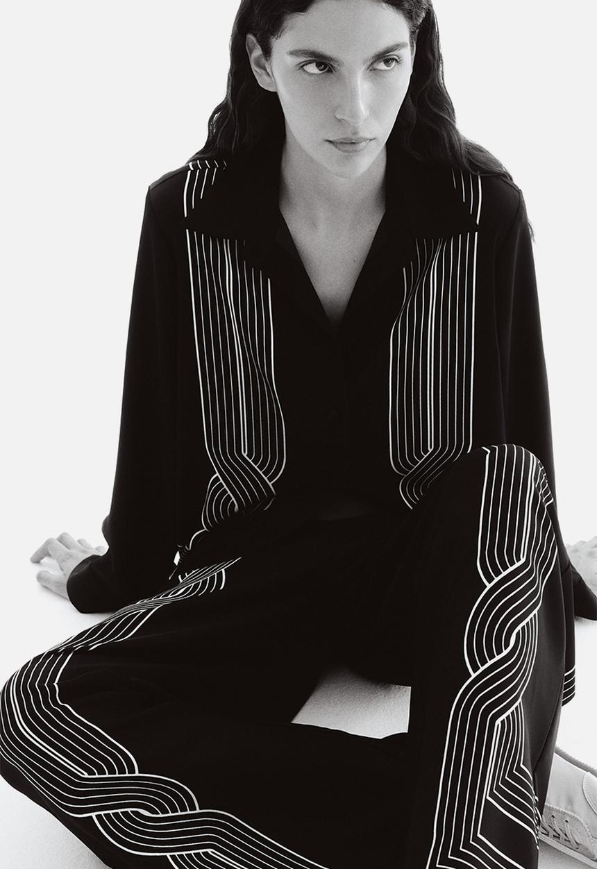 H&M - Oversized printed shirt - black patterned