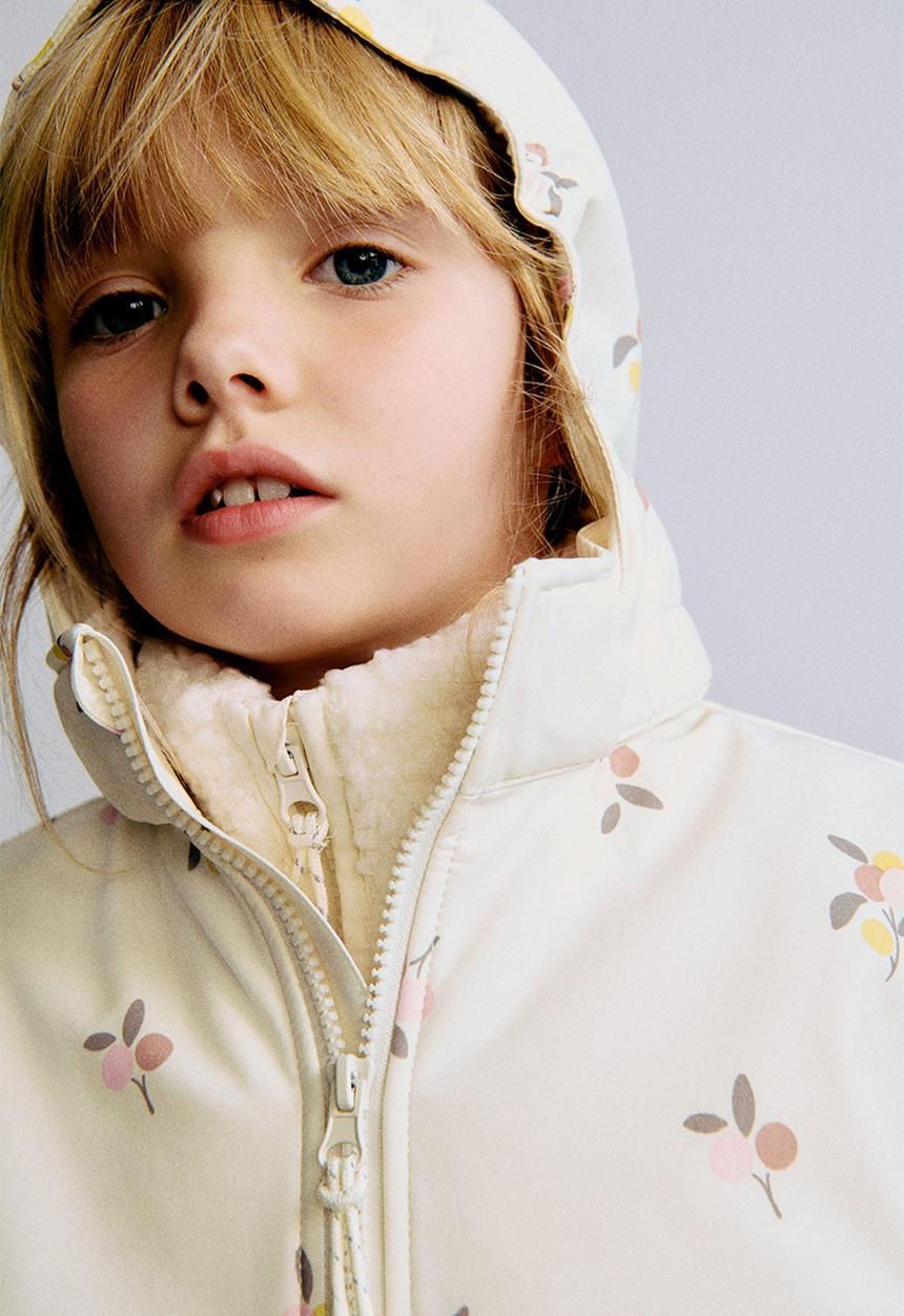 H&M - Water-resistant softshell jacket - cream berries