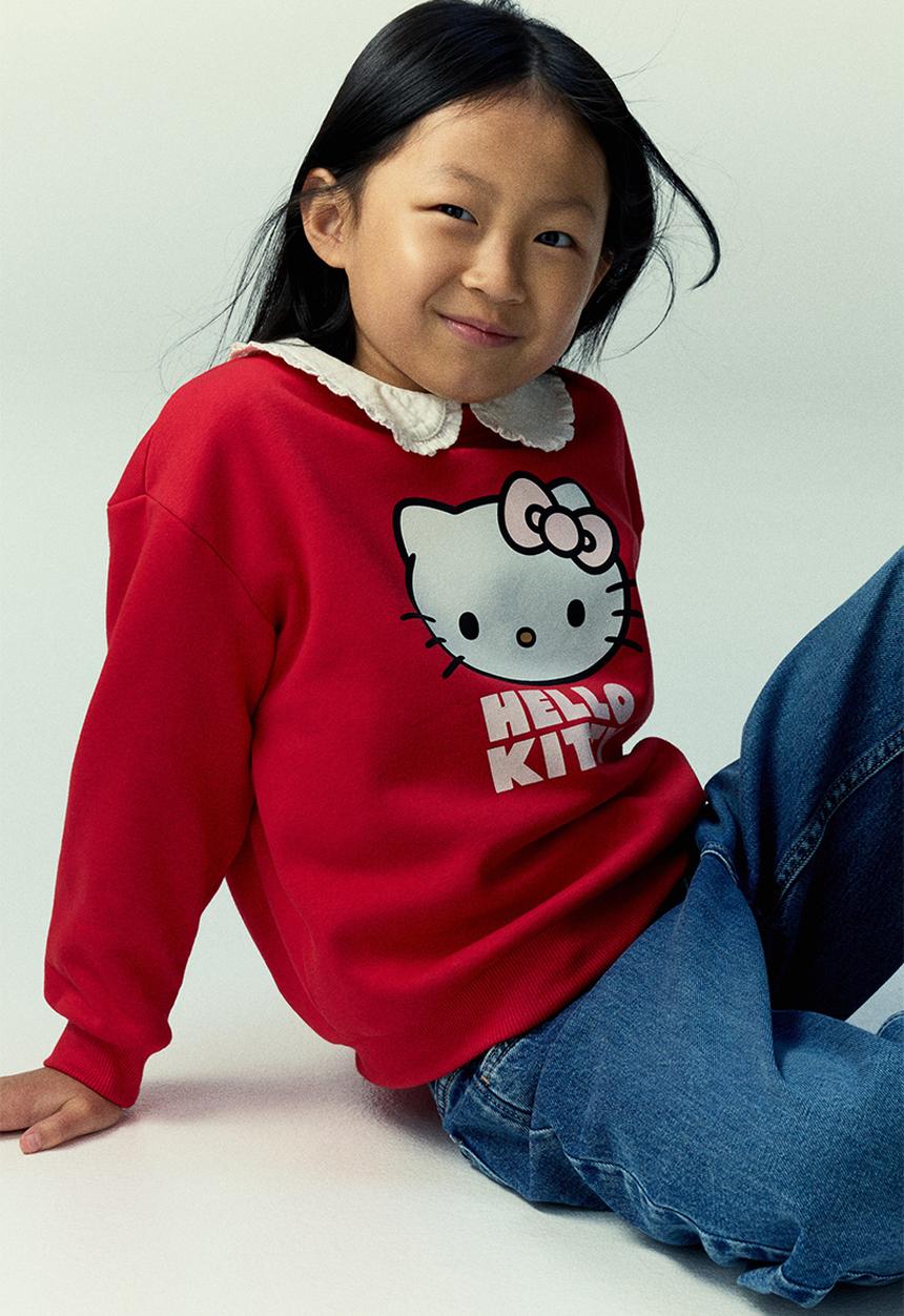 H&M - Printed sweatshirt - red hello kitty