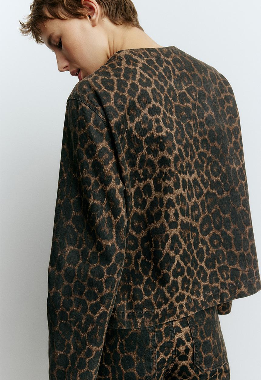 H&M - Collarless denim jacket - dark brown & leopard print 