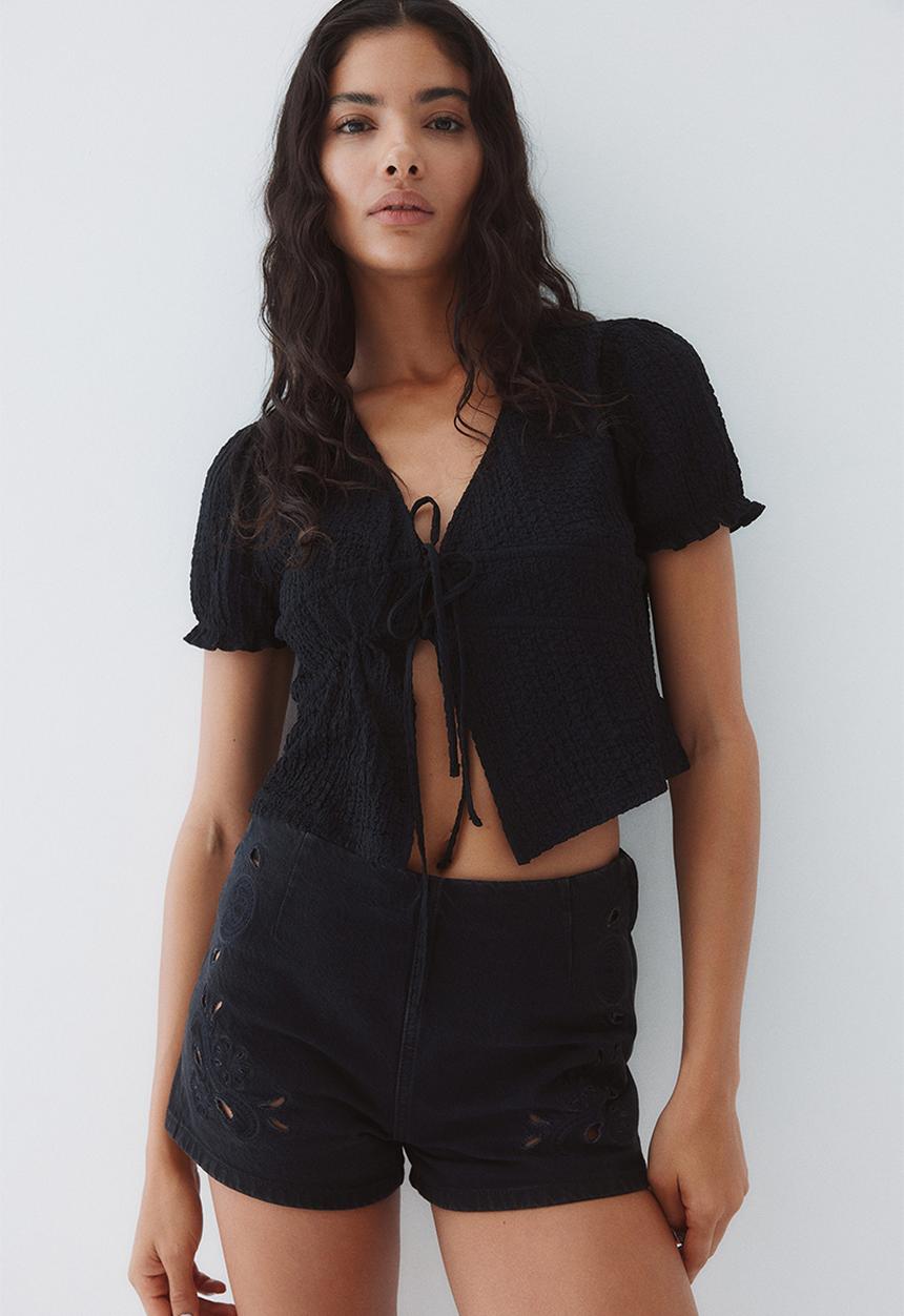 H&M - Crinkled tie-front top - black