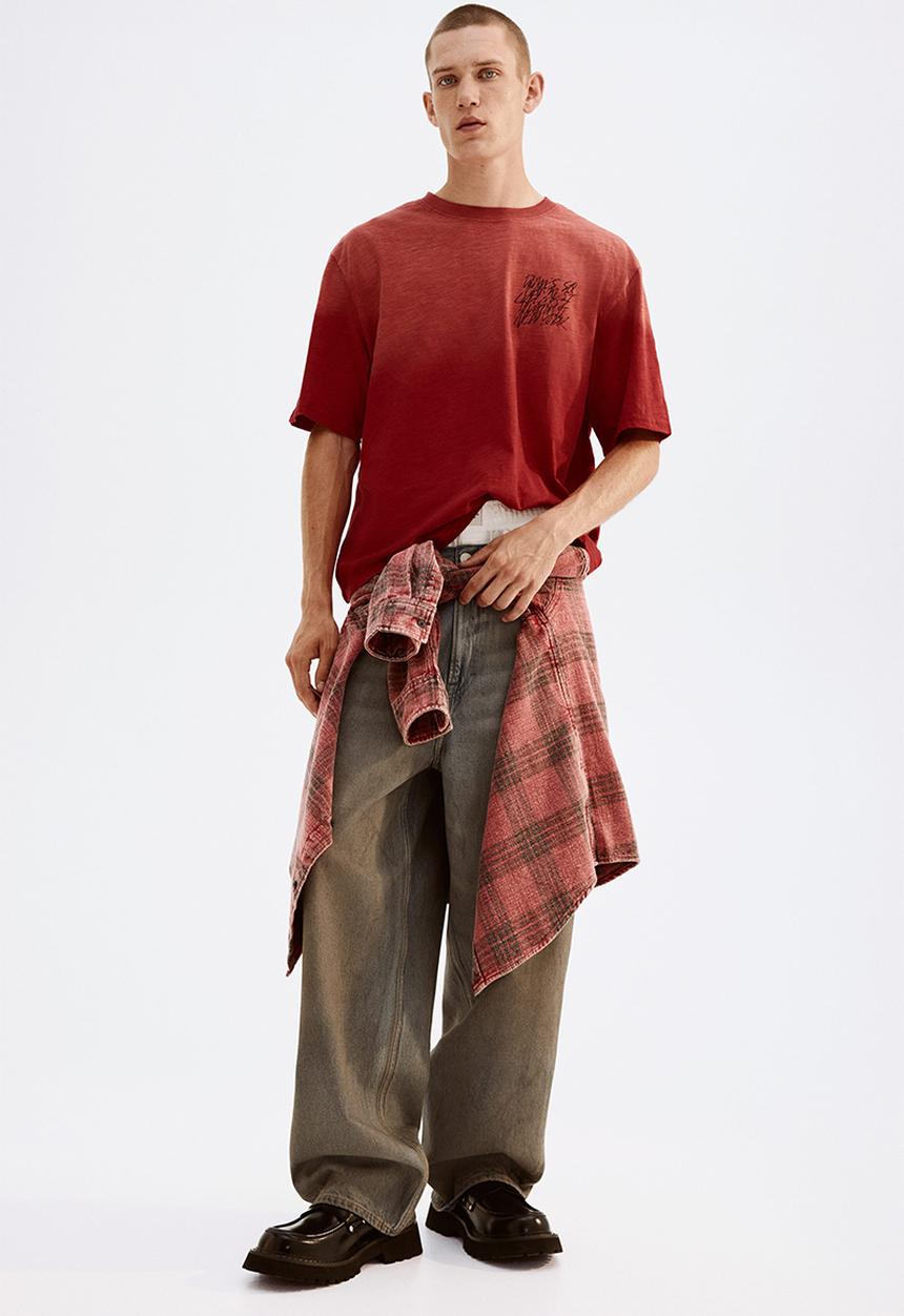 H&M - Oversized fit t-shirt - red dimes sq