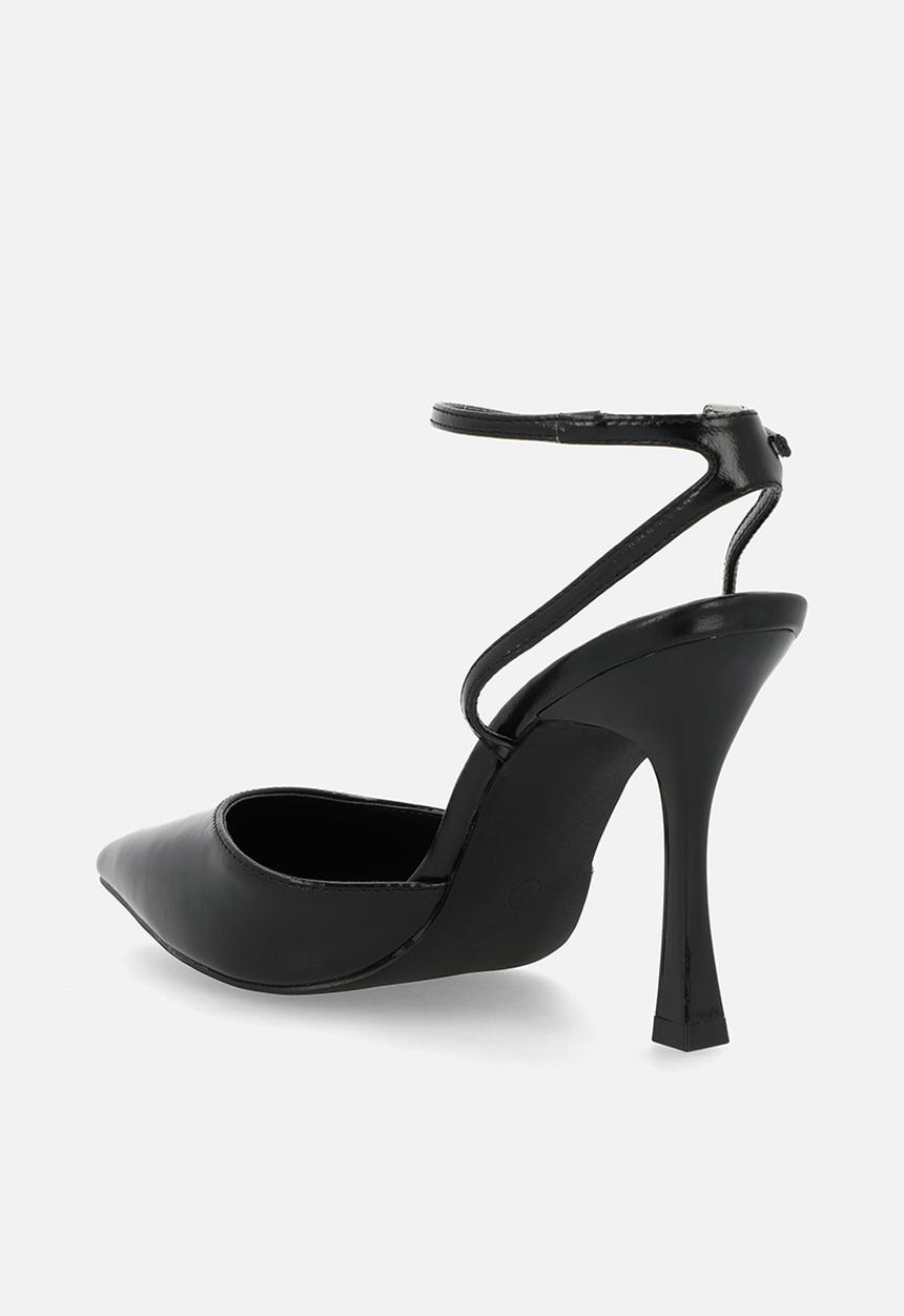 Madison® - Natalia closed toe ankle strap - black