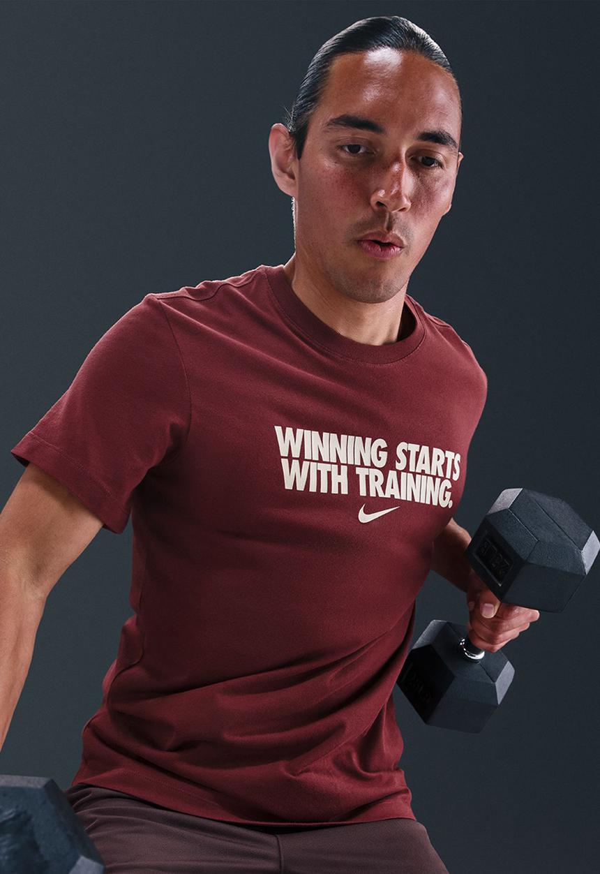 Nike -  Dri-FIT Winning T-Shirt - Dark TeaRed