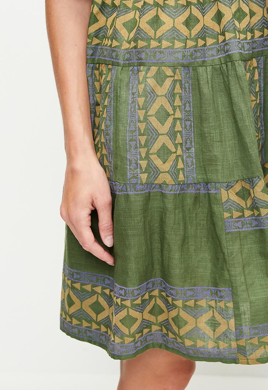 Stella Morgan - Half Flutter Sleeve  Boatneck Printed Tiered Midi Dress - green