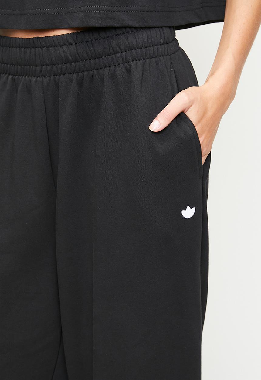 adidas Originals - Ess Jogger Ft W S26 - Black