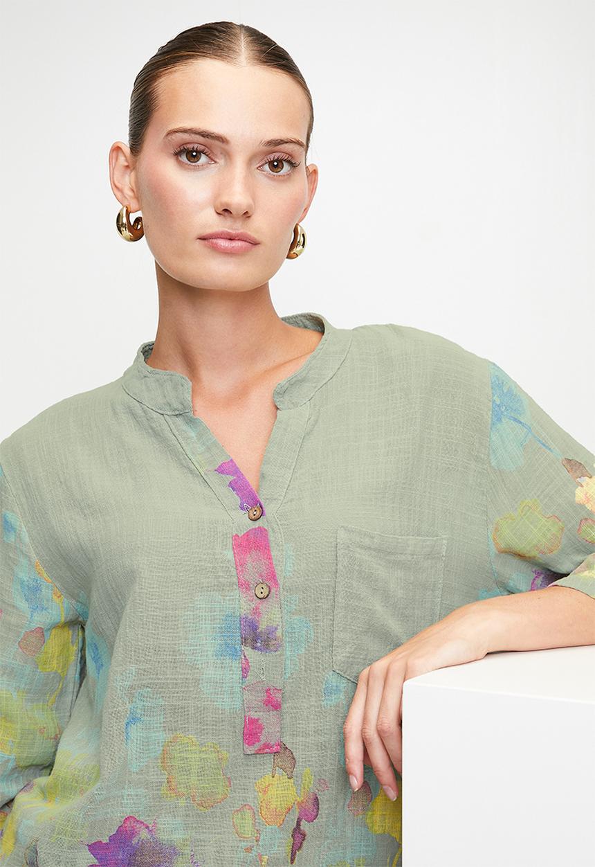 Izabel London - Italian Made Half Sleeve Half Placket Scoop Hem Blouse - Sage