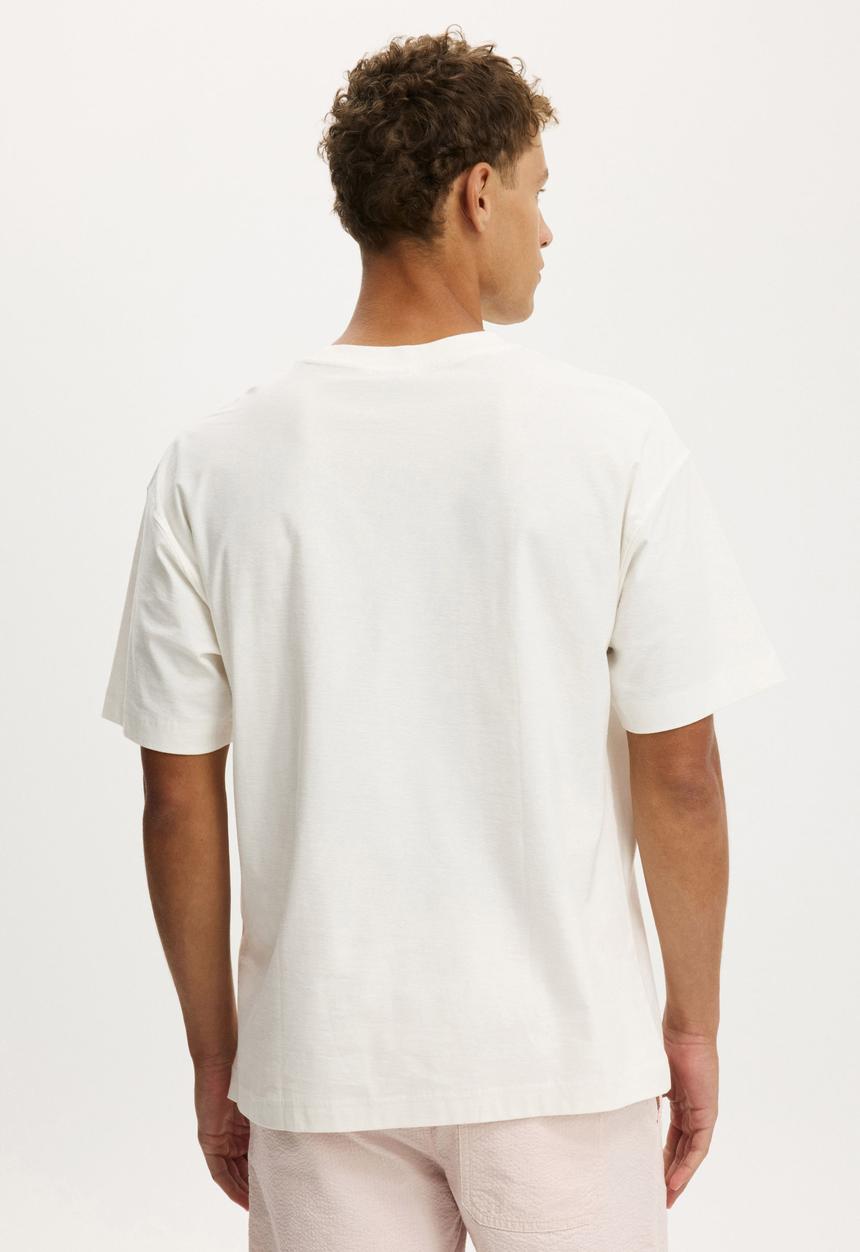 Cotton On - Box Fit Graphic T-shirt - Vintage White/Bermuda