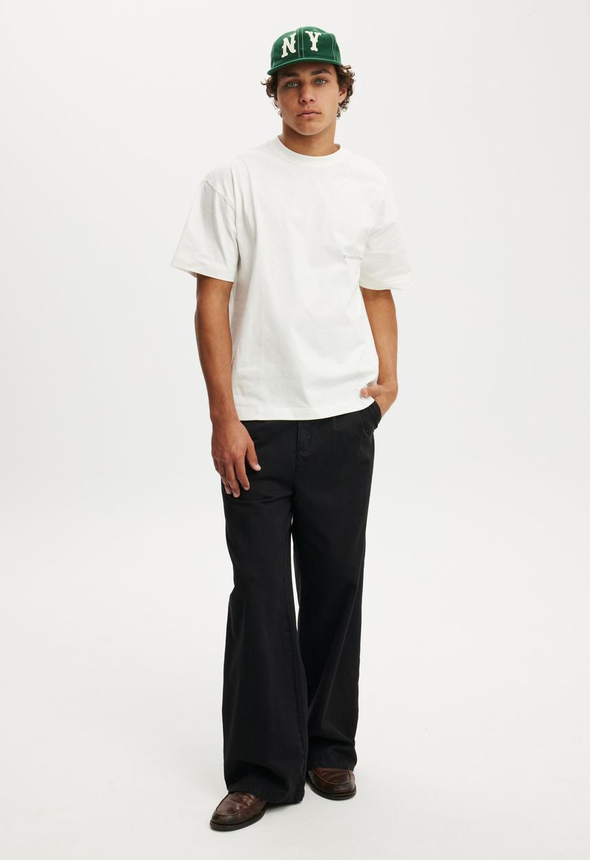 Cotton On - Box Fit Text T-shirt - Vintage White/Archive Collective
