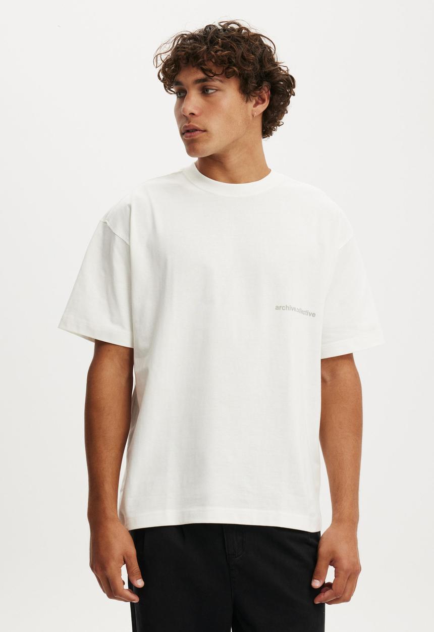 Cotton On - Box Fit Text T-shirt - Vintage White/Archive Collective