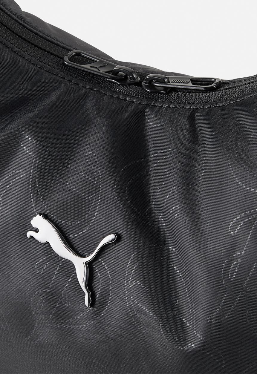 PUMA - Pop slouchy hobo bag- puma black-puma script aop