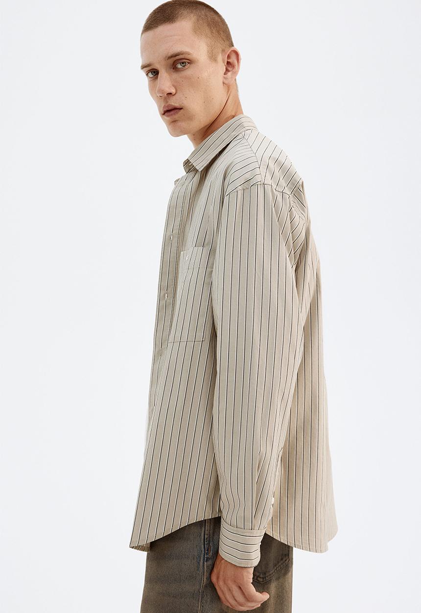 H&M - Loose fit poplin shirt - beige pinstriped