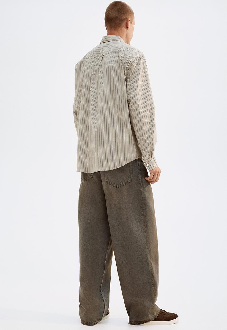 H&M - Loose fit poplin shirt - beige pinstriped