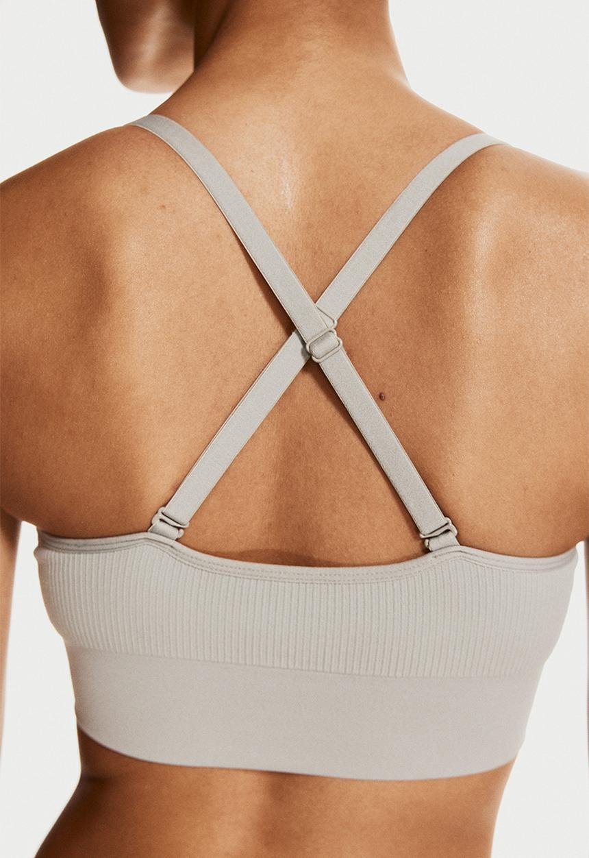H&M - Seamless medium support sports bra with drymove™ - warm grey