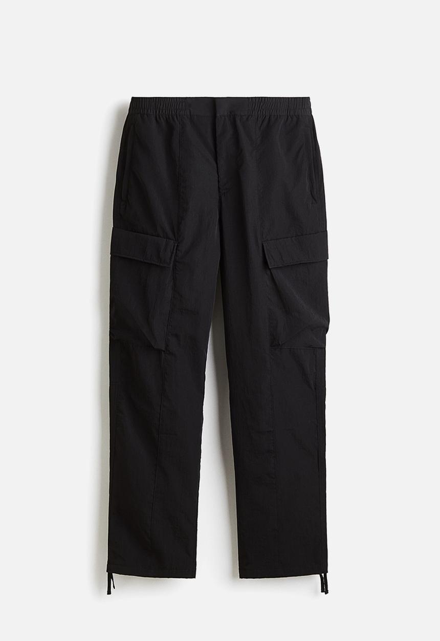 H&M - Relaxed fit nylon cargo trousers - black
