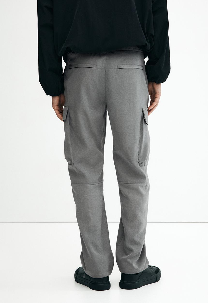 H&M - Relaxed fit nylon cargo trousers - grey