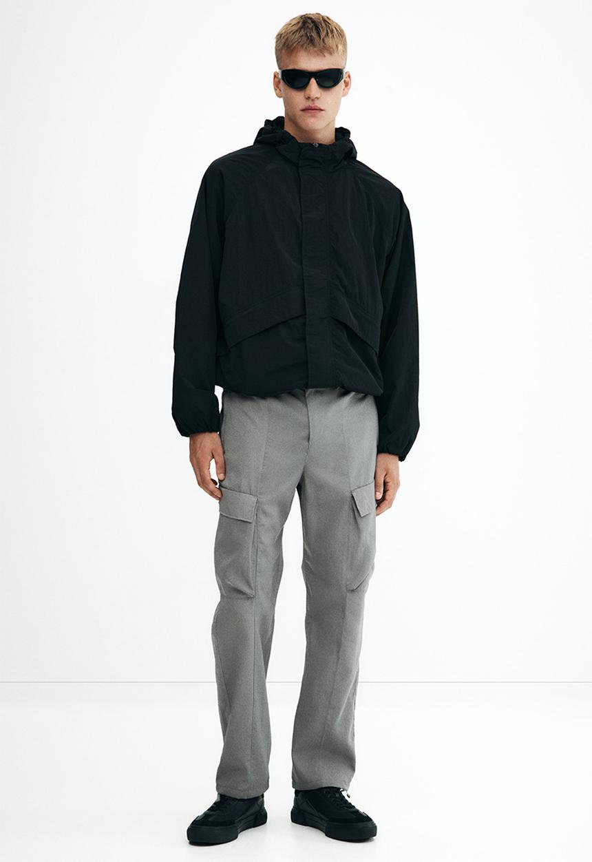 H&M - Relaxed fit nylon cargo trousers - grey
