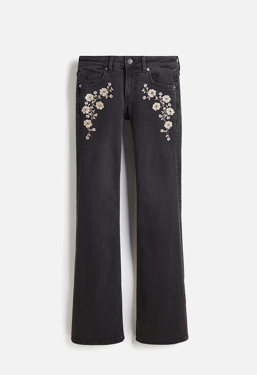 H&M - Flared low jeans - dark grey flowers 