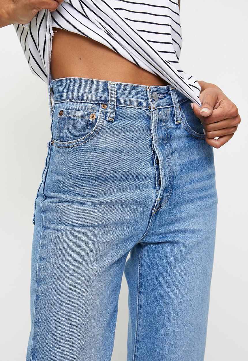 Levi’s® - Ribcage Straight Ankle - Center Lane