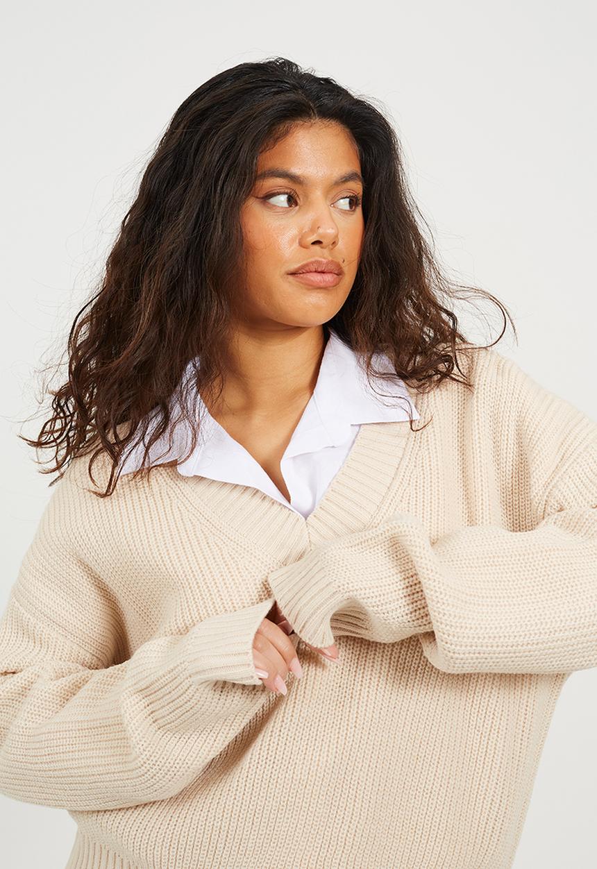 Brave Soul - Ladies Deep V Neck Fisherman Knit Jumper - Oatmeal