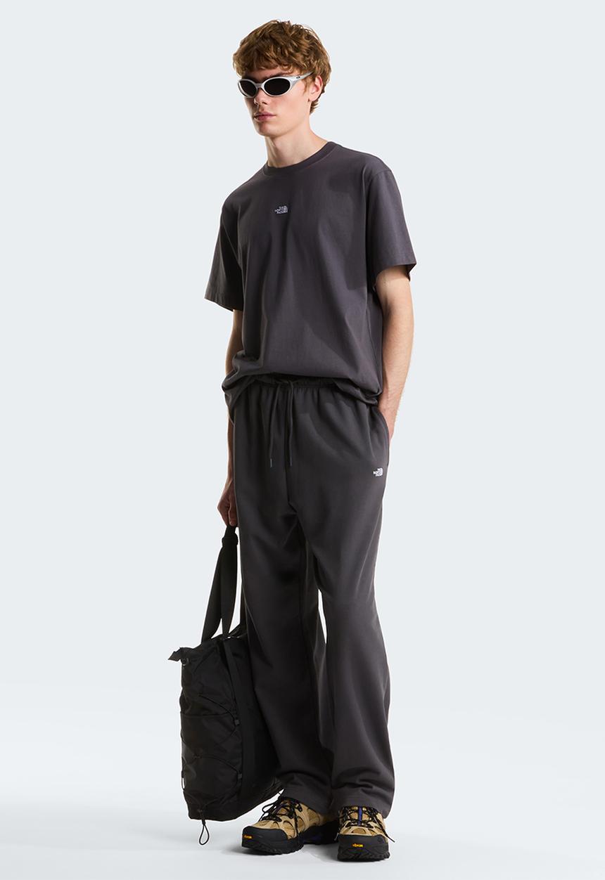 The North Face - M Essential Center Logo Relaxed Short Sleeve Tee - Anthracite Grey