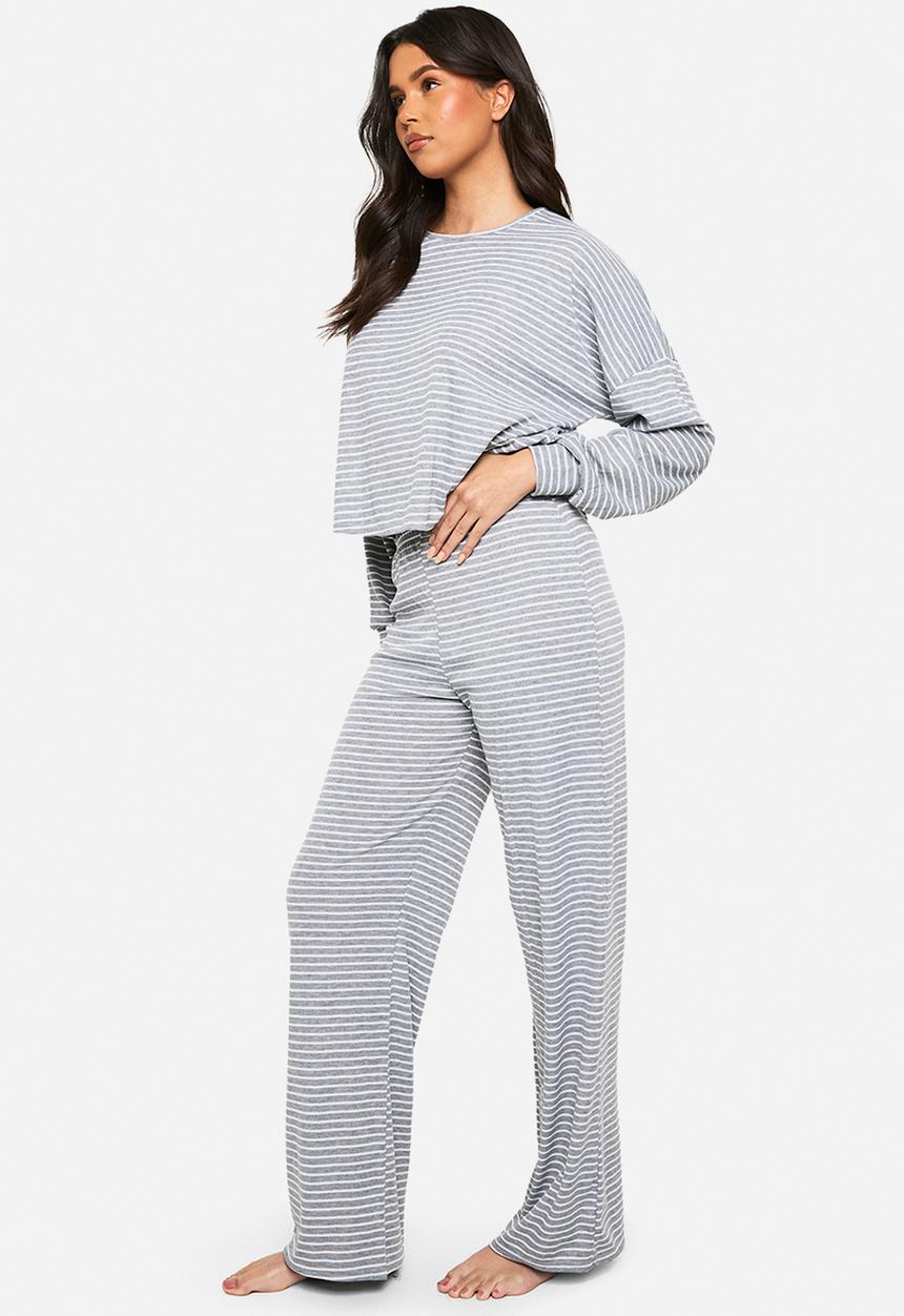 boohoo - Loungewear stripe long sleeve top & trousers pyjama set - grey