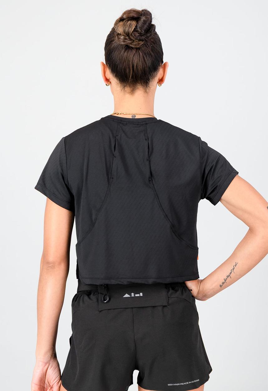 Burnt  - Women's Peak Active Tee - Black