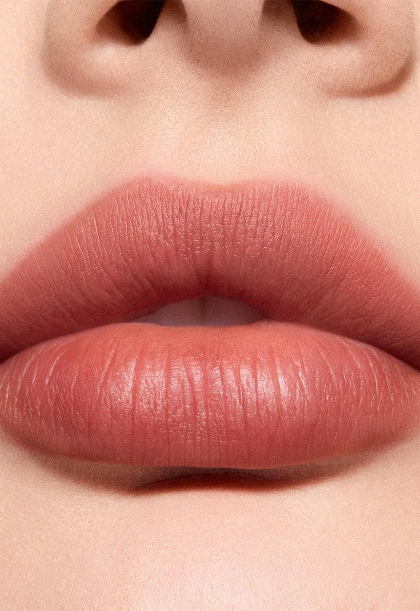 MAC - Powder Kiss Hazy Matte Lipstick - Turn To The Left