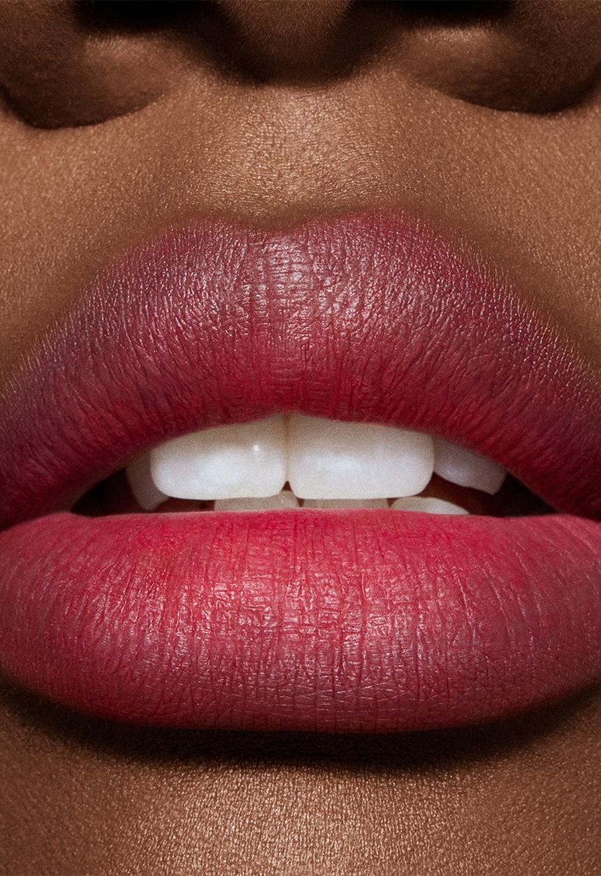 MAC - Powder Kiss Hazy Matte Lipstick - Raspberry Beret