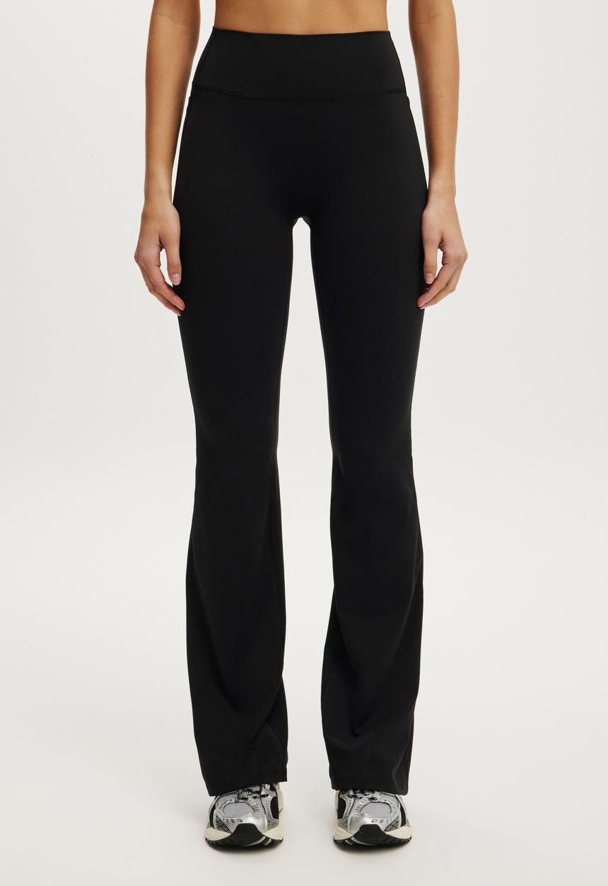 Cotton On - Ultra Luxe Invisble Scrunch Flare - Black
