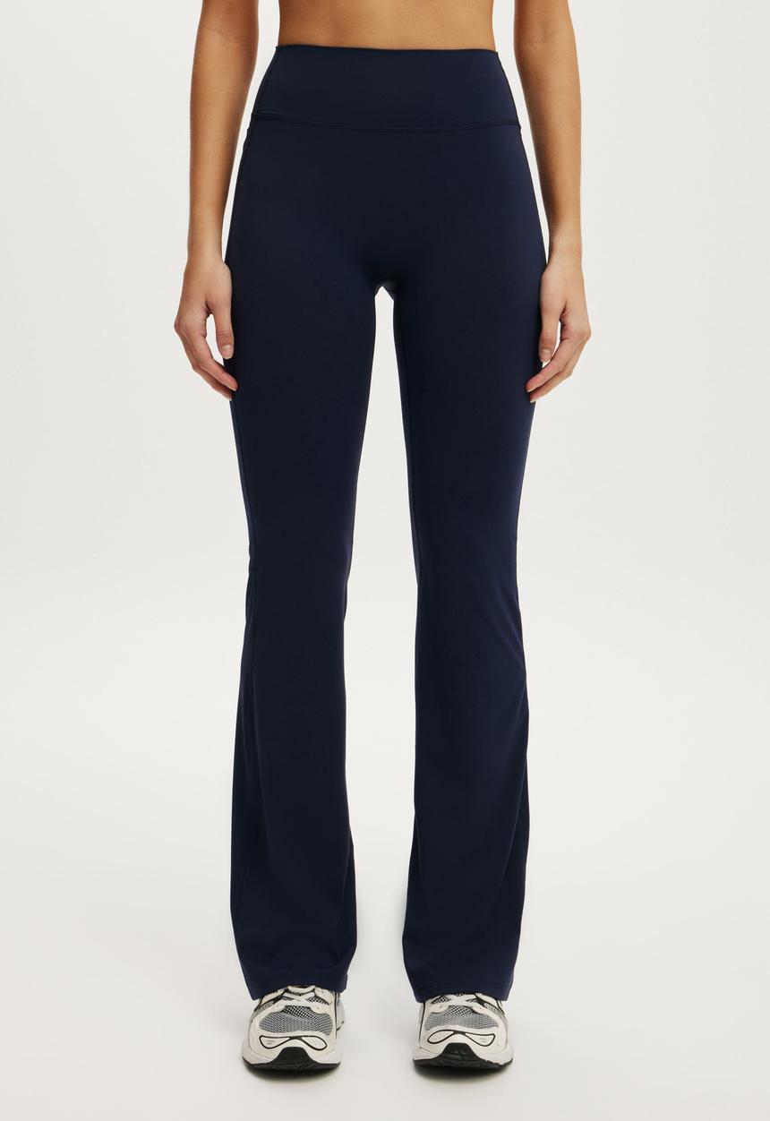 Cotton On - Ultra Luxe Invisble Scrunch Flare - Prep Sport Navy