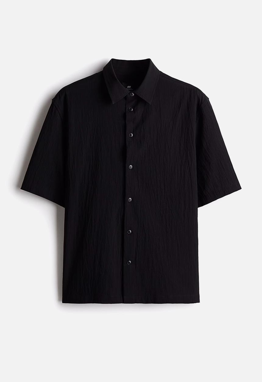 H&M - Regular fit crinkled short-sleeved shirt - black