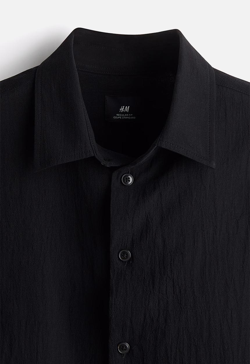 H&M - Regular fit crinkled short-sleeved shirt - black