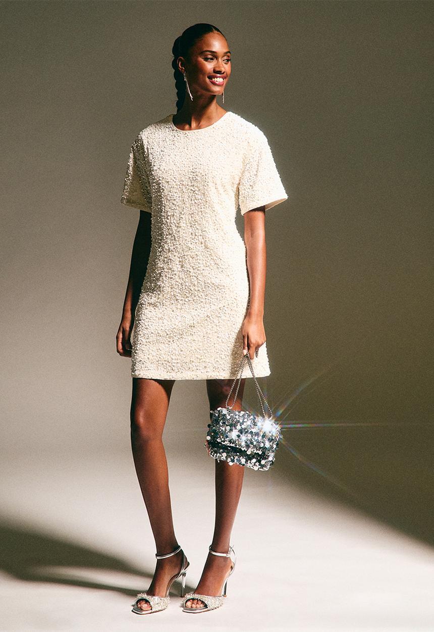 New Look - Go velvet sequin tee dress - cream