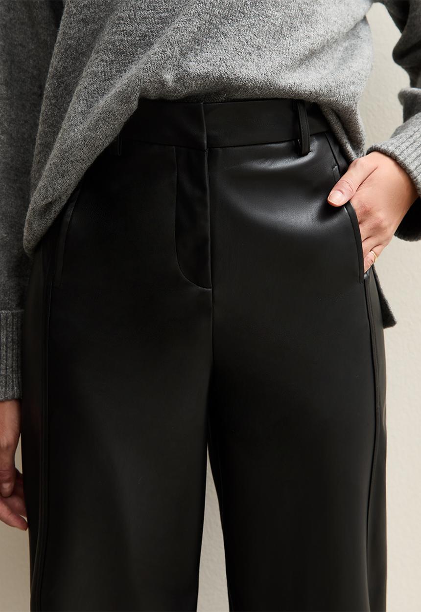 New Look - Faux Leather Barrel Leg Trousers - black