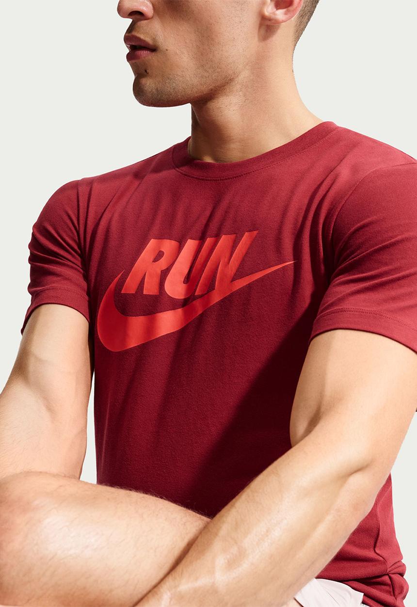 Nike - Dri-FIT  RUN SWOOSH Tee  - Burnt Red