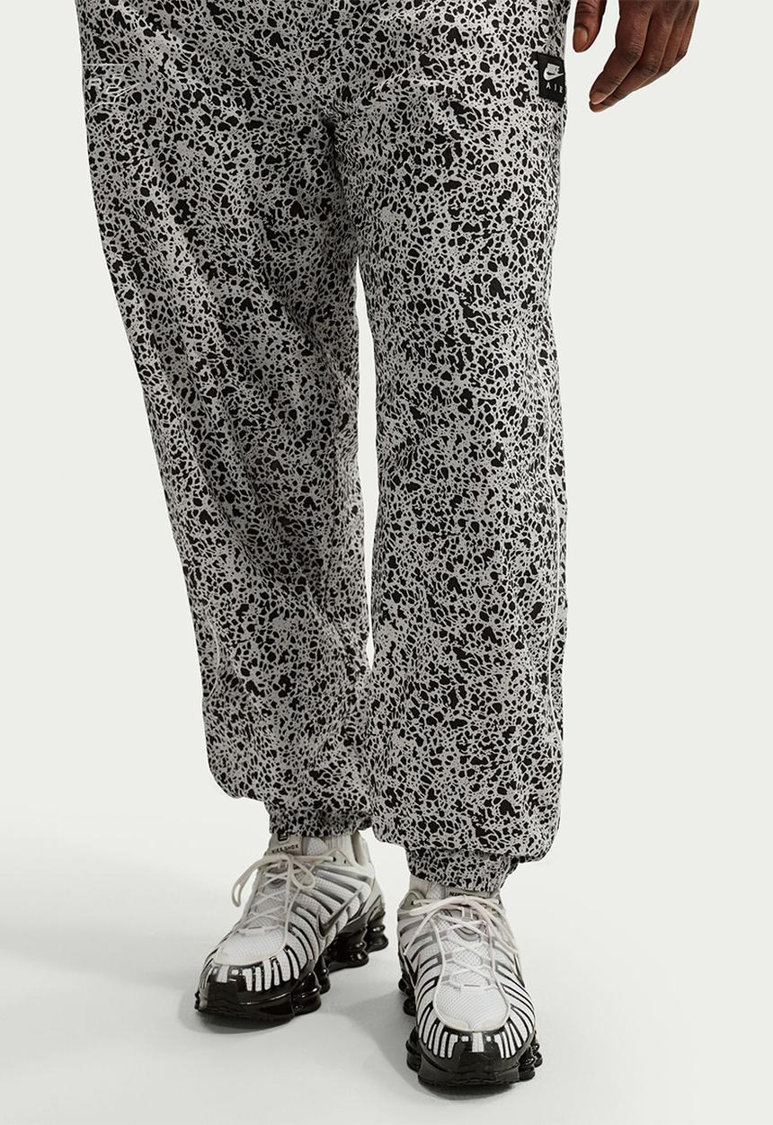 Nike - Nike Air Woven All Over Print Pant - Blak/Wht/Multi 