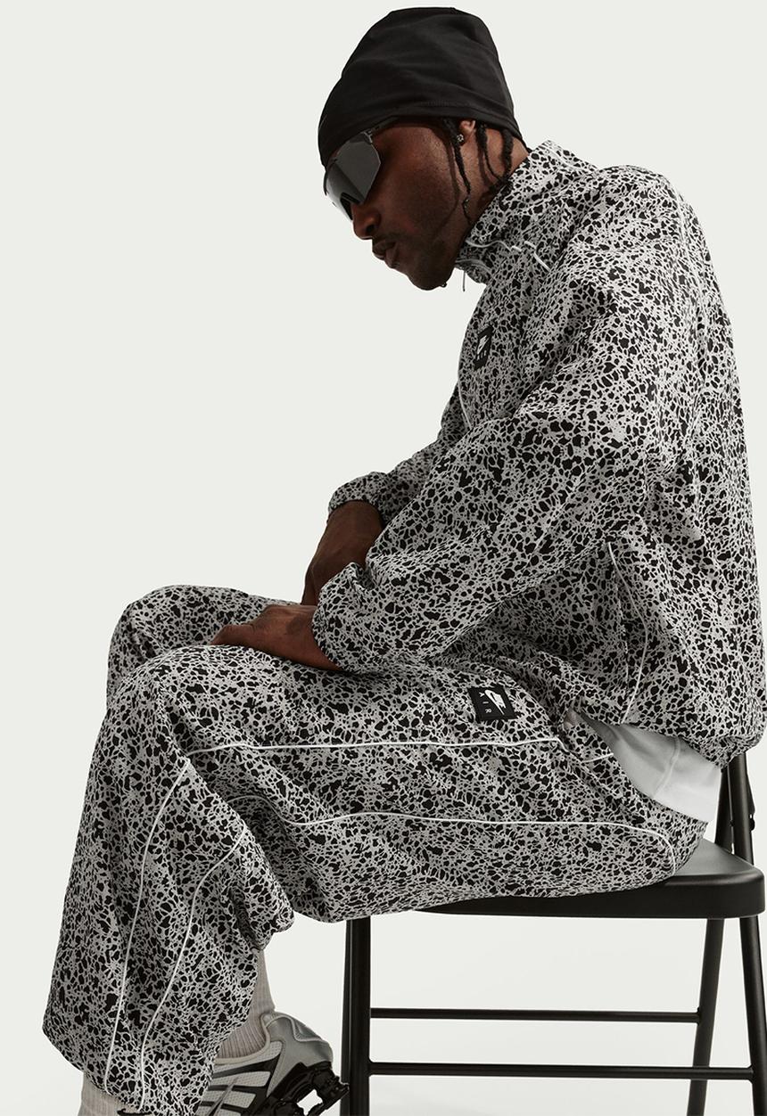 Nike - Nike Air Woven All Over Print Pant - Blak/Wht/Multi 