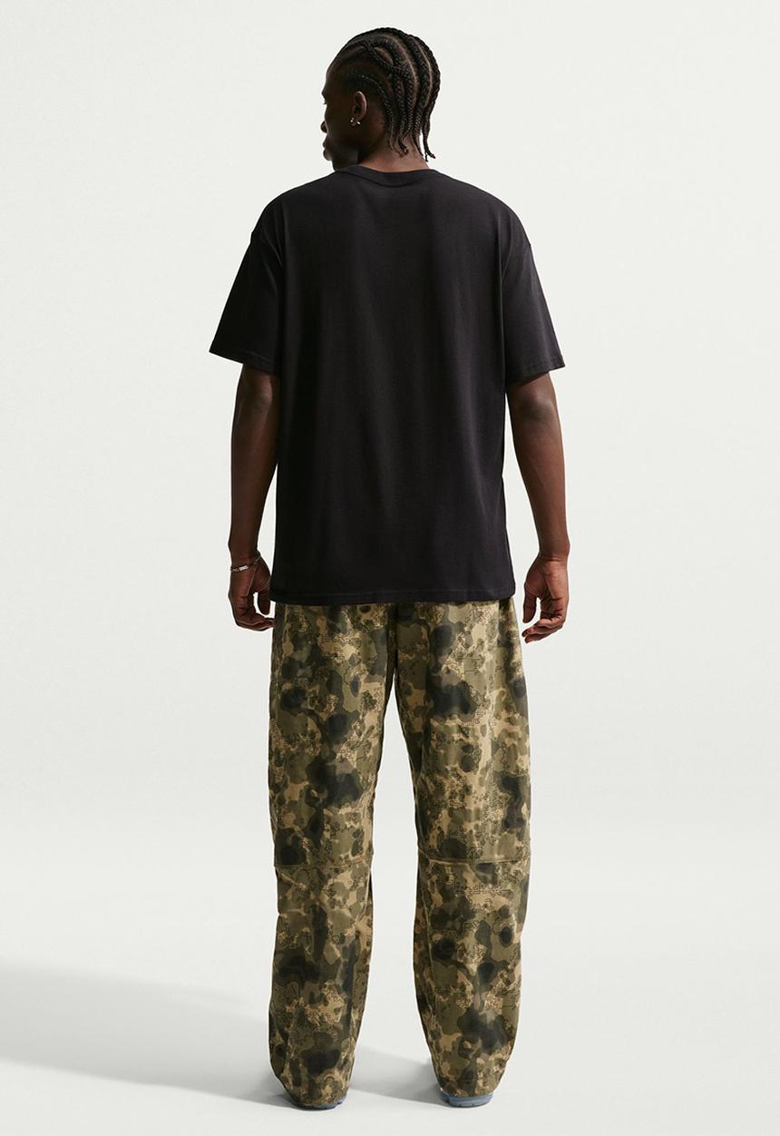 Nike - NSW Tall Flowers Tee- Black