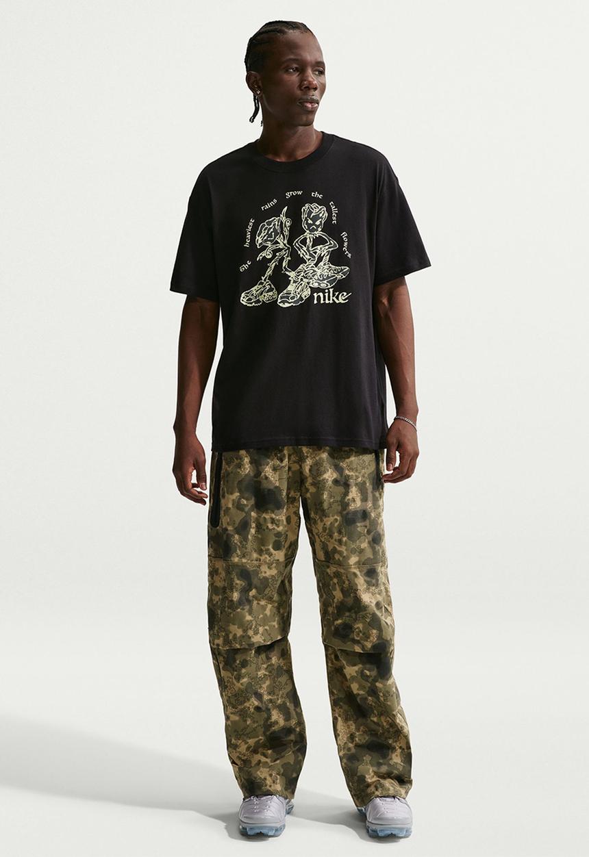 Nike - NSW Tall Flowers Tee- Black
