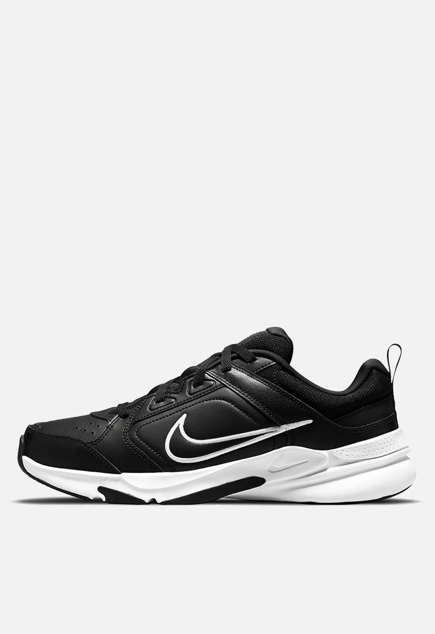Nike - Defy All Day