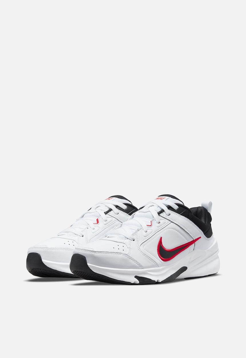 Nike - Defy All Day