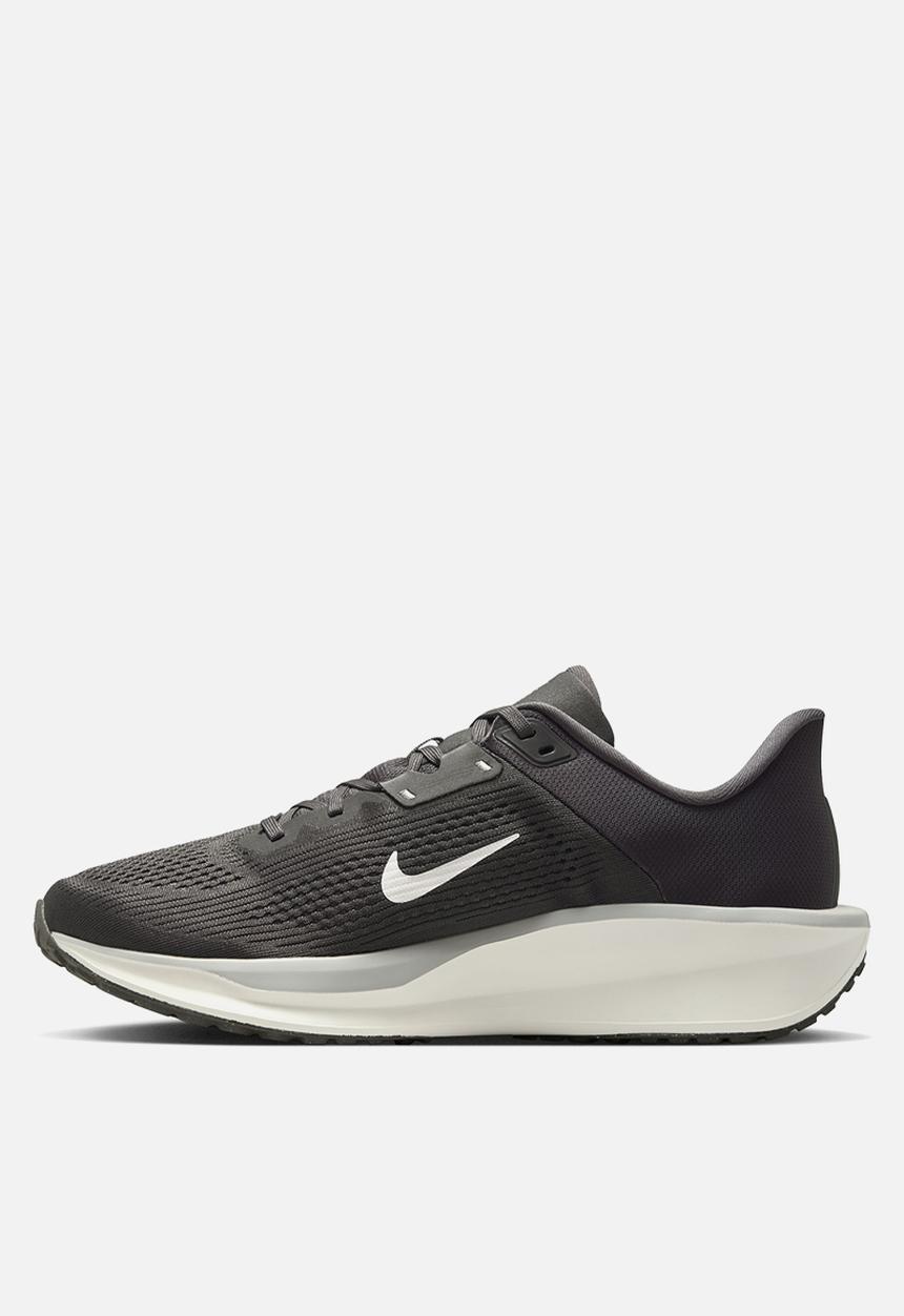 Nike - Quest 6