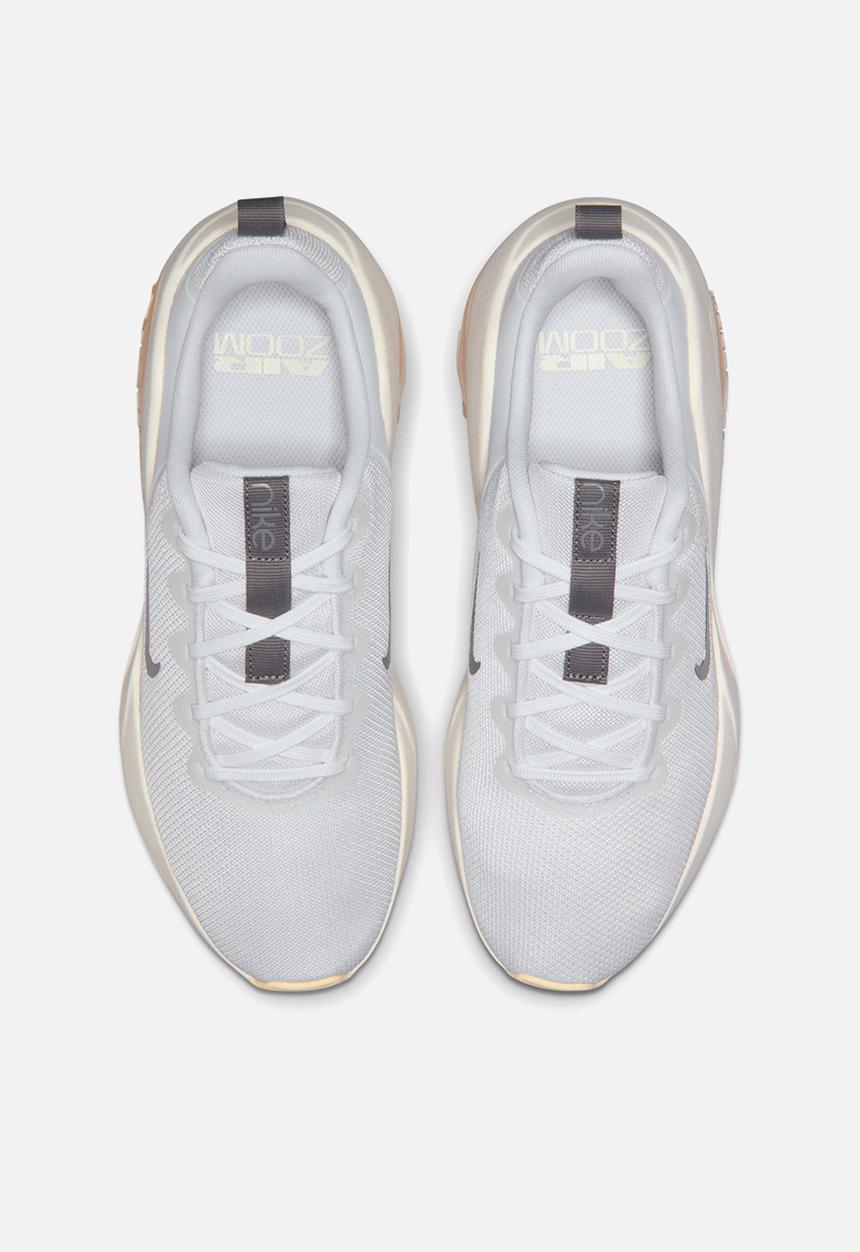 Nike - Nike Bella 7