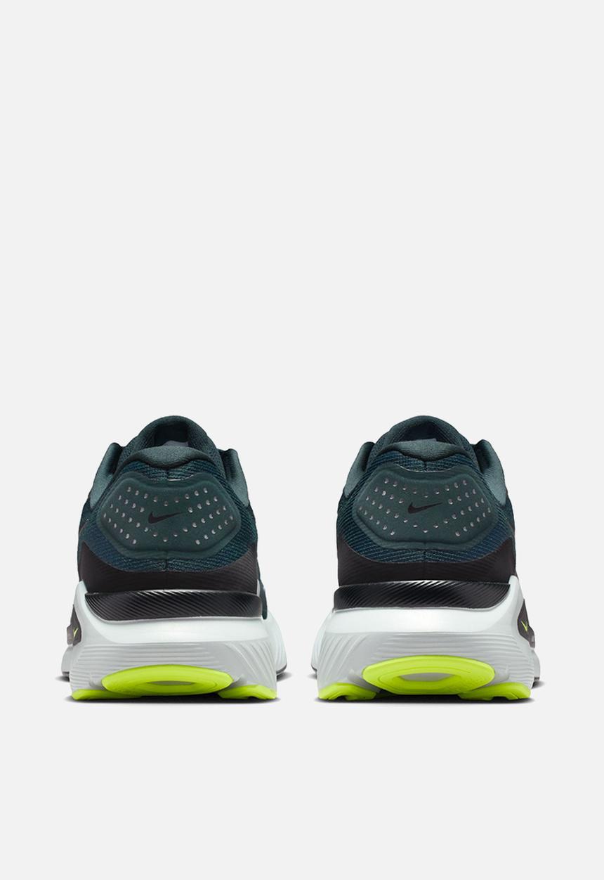 Nike - Structure 26